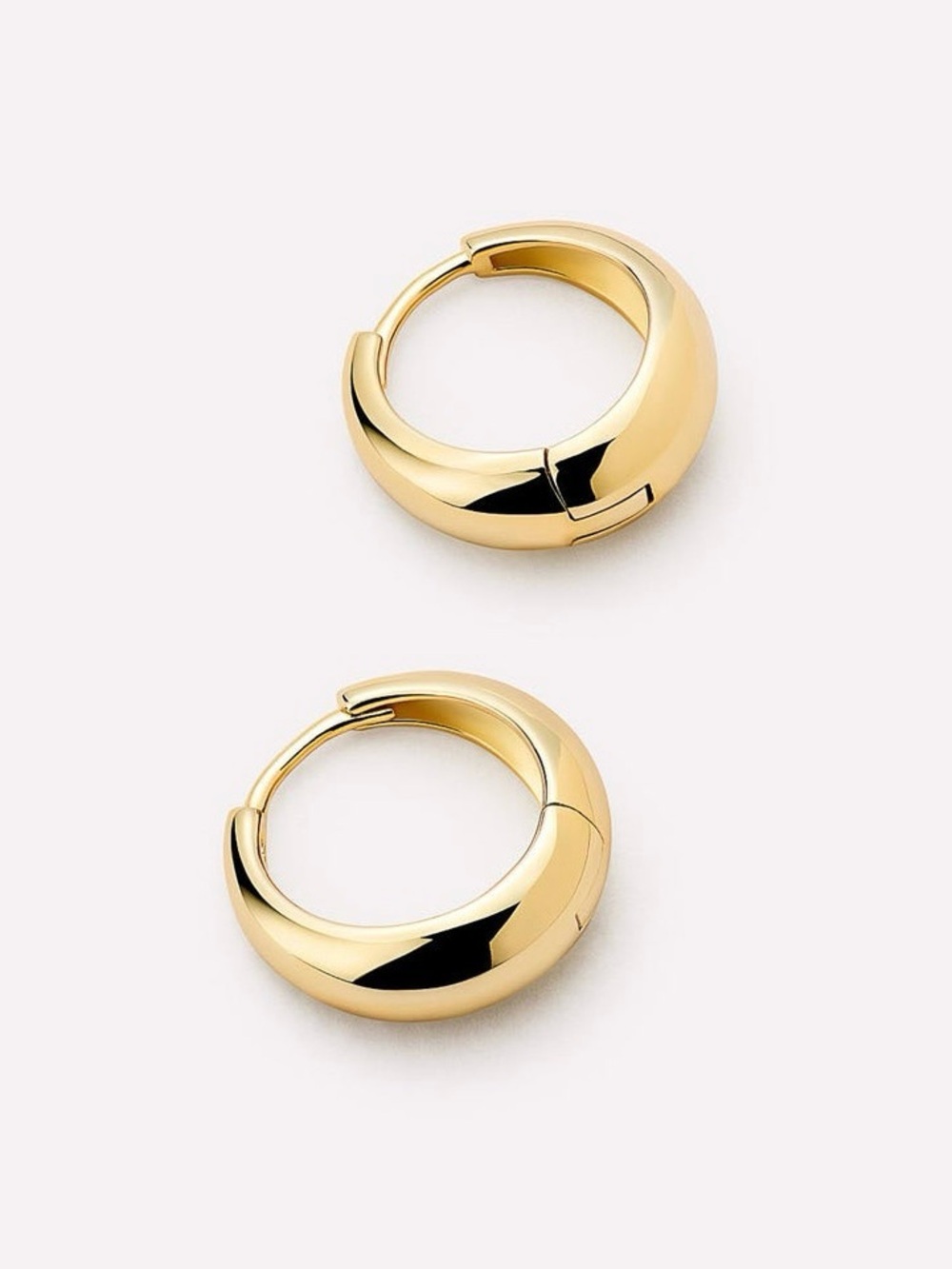 Ana Luisa Nate Huggie Hoop Earrings - Picture 5 of 5